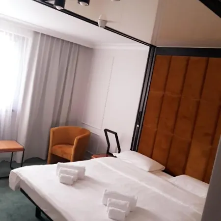 Hotel Celis 3*