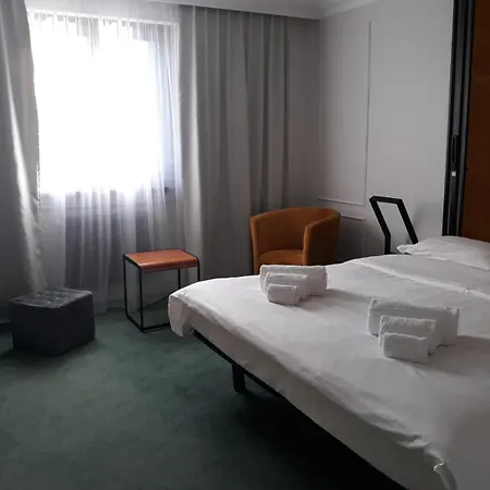 Celis Hotel 3*