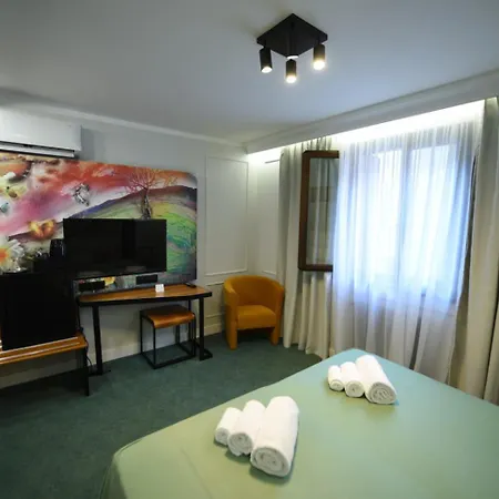 Celis Hotel 3*